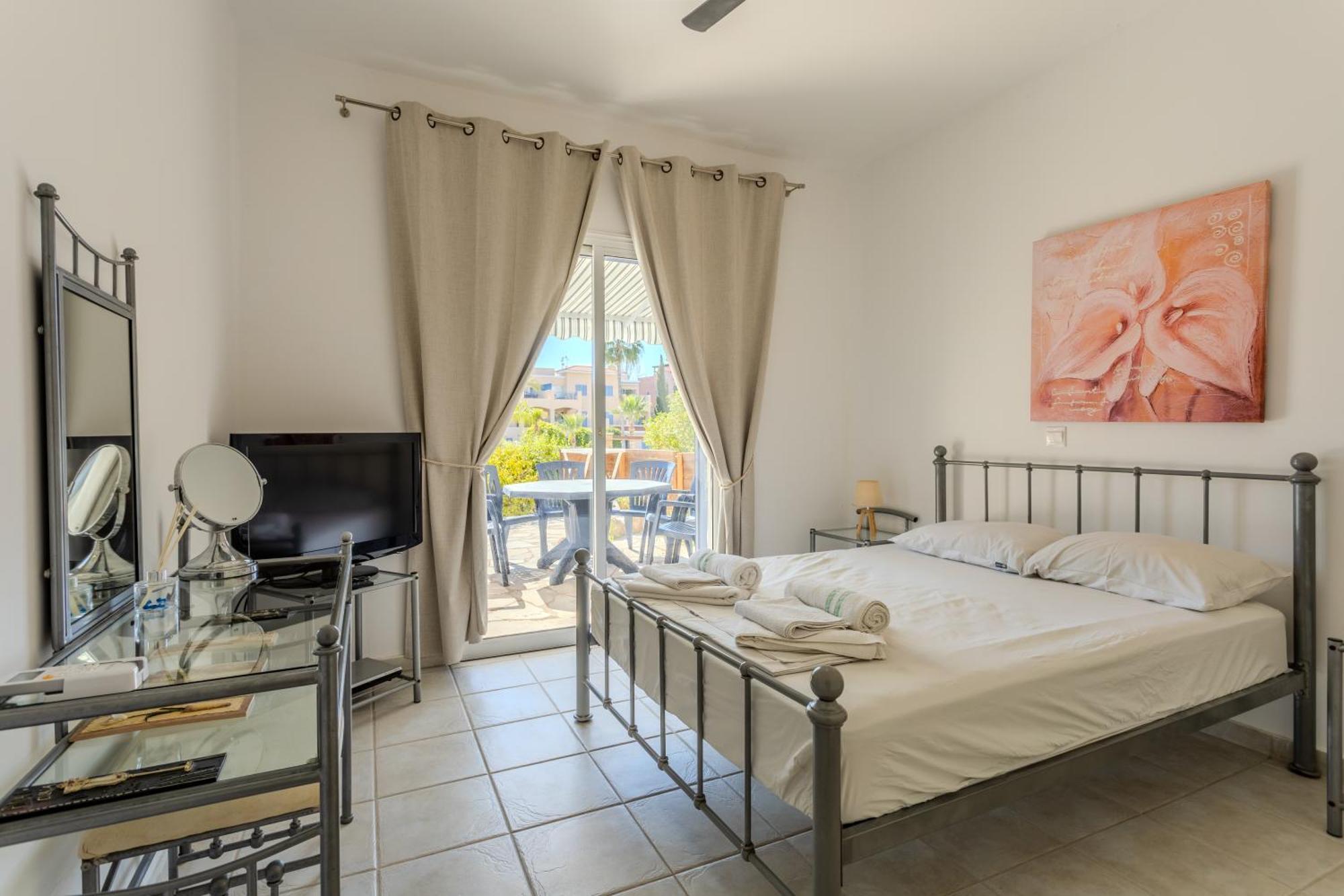 H&O Limnaria Elegance Pool View Apartment بافوس المظهر الخارجي الصورة