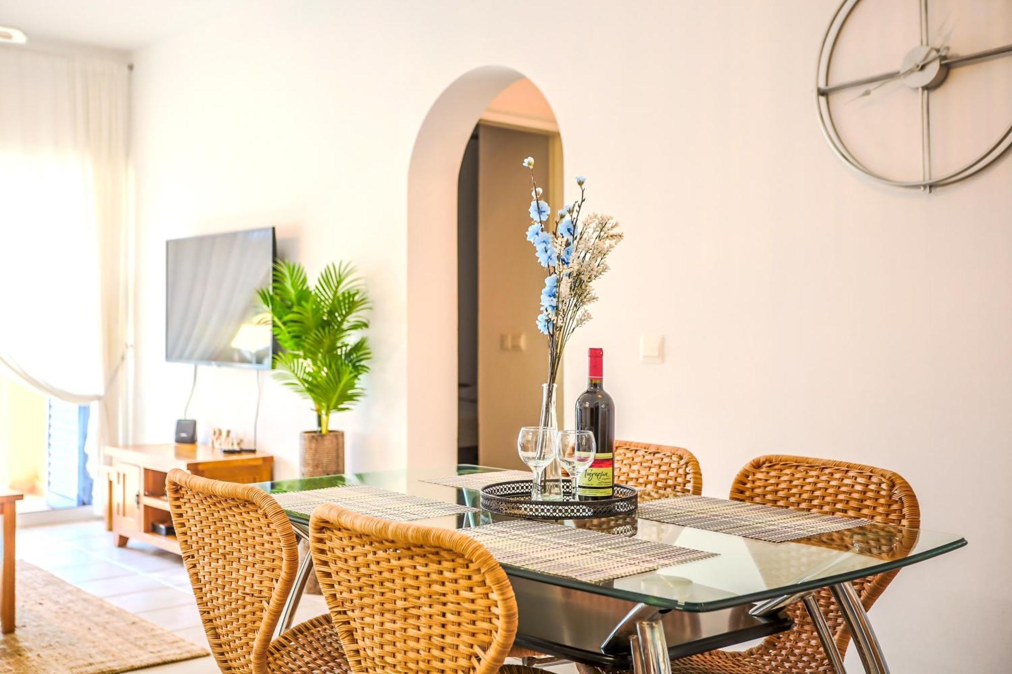 H&O Limnaria Elegance Pool View Apartment بافوس المظهر الخارجي الصورة